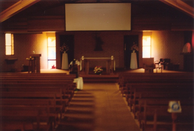 Interno della Chiesa Cattolica "San Pio X" di Dernancourt, Adelaide, Sud AustraliaInside the Catholic Church "Saint Pius X" in Dernancourt, Adelaide, South Australia