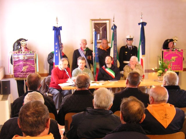 La presentazione del libro. Da sinistra il prof. Quirino Bortolato, il dott. Fabrizio Masiero, il Sindaco dott. Bruno Pigozzo e il presidente dell'associazione Combattenti di Salzano