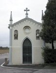 Chiesetta della Roata, costruita nel 1875 su un antico capitello cinquecentesco.