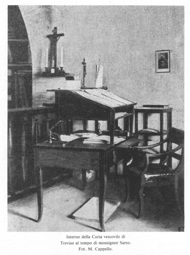 Interno della Curia vescovile di Treviso al tempo di monsignor Sarto. Fot. M. Cappello
